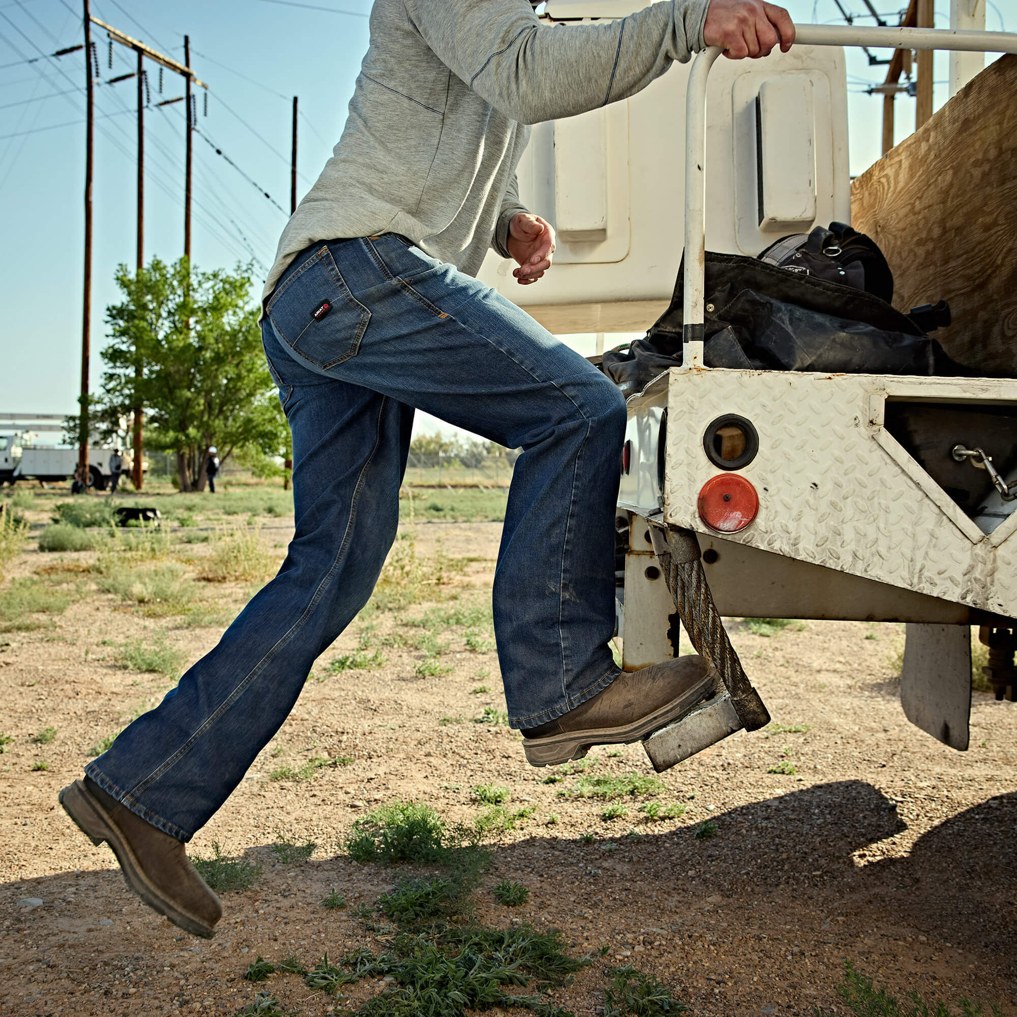 FR M5 Straight Lightweight DuraStretch Straight Leg Jeans - Image 2